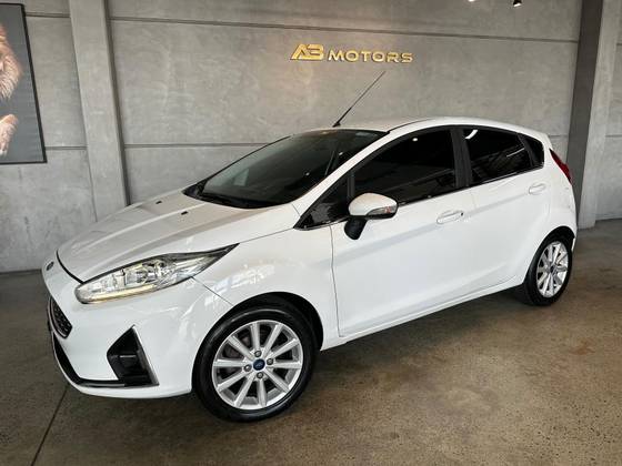 FORD FIESTA 1.6 TI-VCT FLEX TITANIUM PLUS POWERSHIFT FORD FIESTA 1.6 TI-VCT FLEX TITANIUM PLUS POWERSHIFT